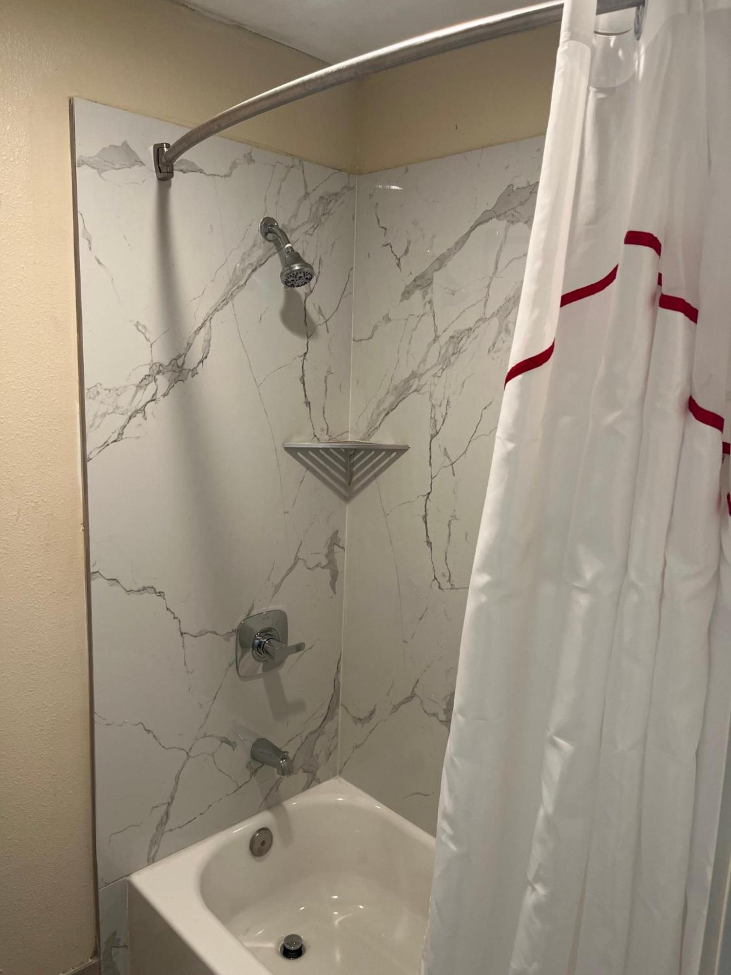 Red Roof Inn Haltom City المظهر الخارجي الصورة