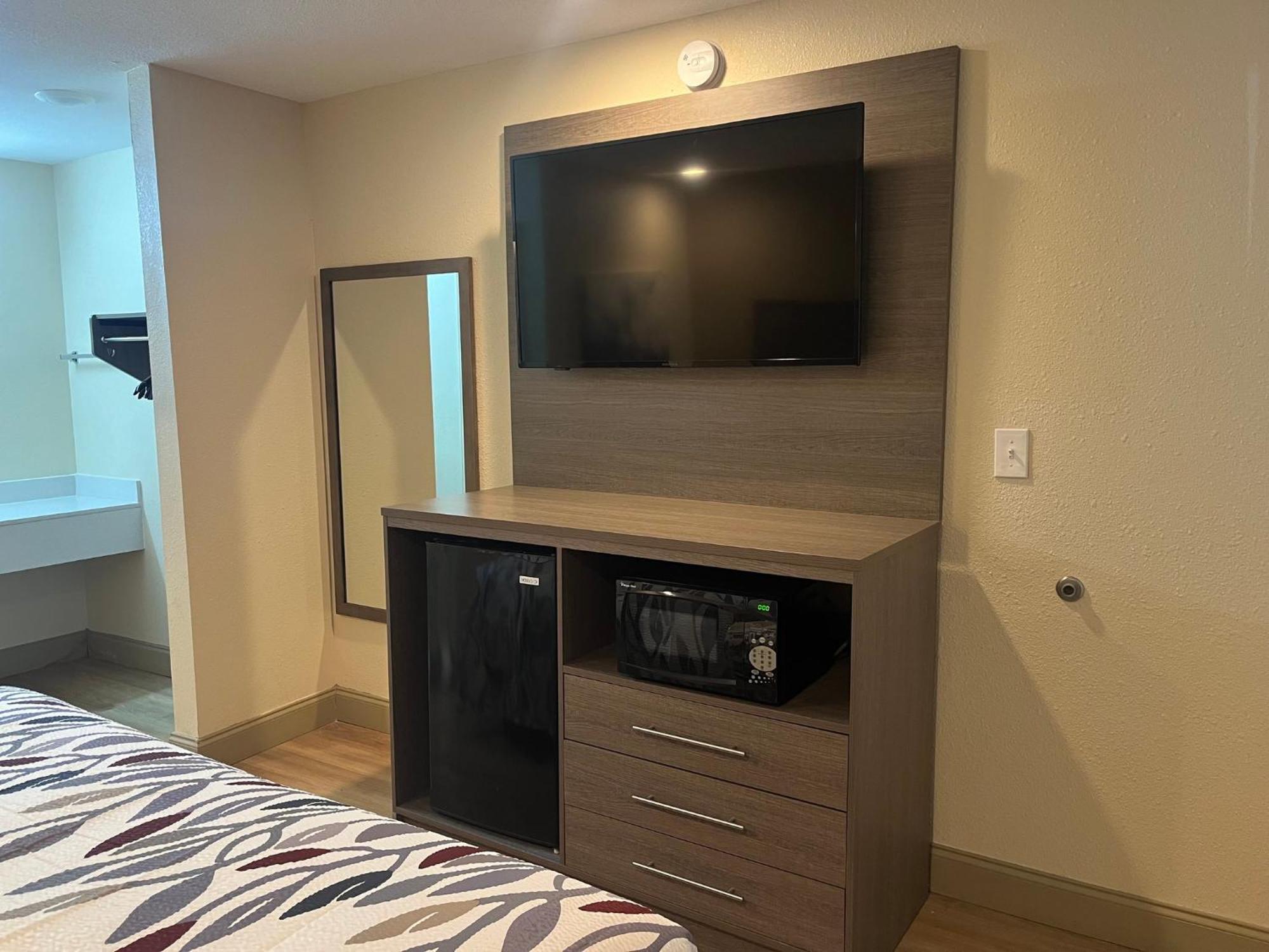 Red Roof Inn Haltom City المظهر الخارجي الصورة